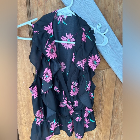 feminine top - Picture 2 of 2